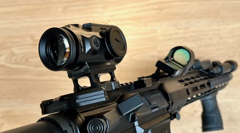 Miniaturka z Kolimatorami na broni